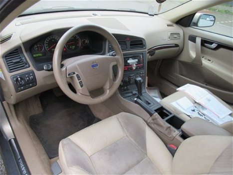 Volvo V70 - 2.4 140pk - 1