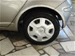 Toyota Yaris - 1.3 VVT-i SOL 5 deurs airco - 1 - Thumbnail