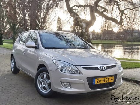 Hyundai i30 - 1.6i Dynamic Clima Aux 126pk 2008 - 1