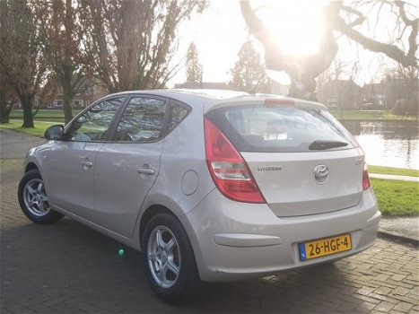 Hyundai i30 - 1.6i Dynamic Clima Aux 126pk 2008 - 1