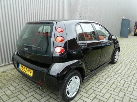 Smart Forfour - 1.0 Spring Edition III Airco/Audio/1e eigenaar/ zeer netjes - 1