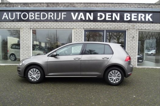 Volkswagen Golf - 1.2 TSI Trend Edition Bluemotion - 1