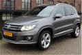 Volkswagen Tiguan - 1.4 TSI R-Line Panoramadak Xenon Navigatie Led Trekhaak Orig.Nederlands - 1 - Thumbnail