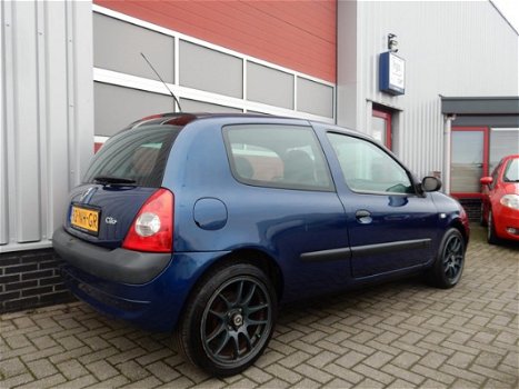 Renault Clio - 1.2-16V Expression 2003 lmv / nieuwe apk - 1