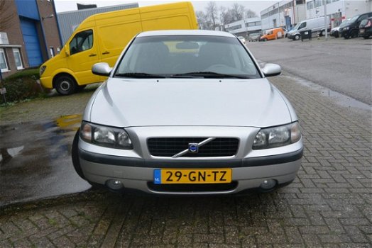 Volvo S60 - 2.4 Edition AUTOMAAT MET AIRCO & JAAR APK - 1