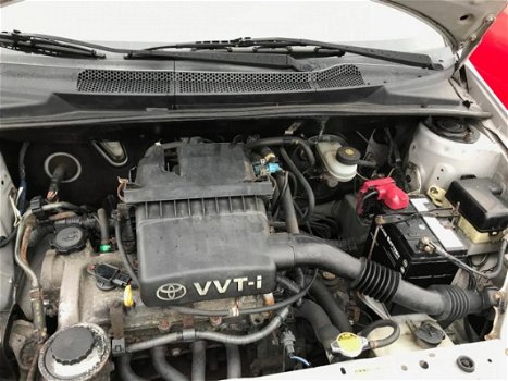 Toyota Yaris - 1.0 16v VVT-i - 1