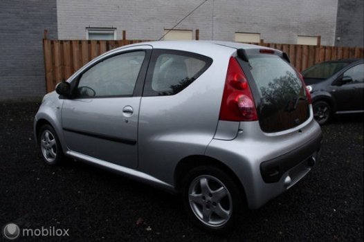 Peugeot 107 - 1.0-12V 3-Drs XS Exclusive Uitv. Airco Half Leer/Alcantara Sportvelgen Centr.Vergr. El - 1