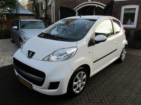 Peugeot 107 - 1.0-12V Millesim 200 - 1