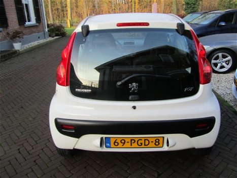 Peugeot 107 - 1.0-12V Millesim 200 - 1