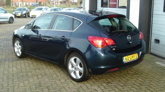 Opel Astra - 1.6 ECOTEC 85KW 5-D Edition - 1