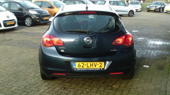 Opel Astra - 1.6 ECOTEC 85KW 5-D Edition - 1