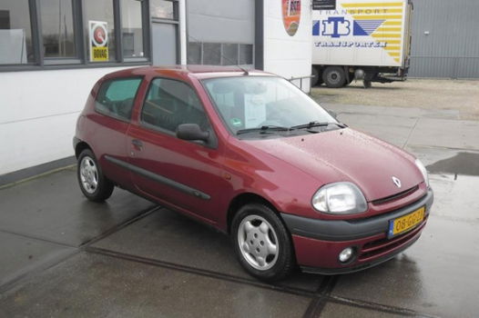 Renault Clio - 1.4 Ludo trekhaak, lichtmetalen velgen met 4 seizoenenband, nieuwe koppeling - 1