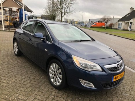 Opel Astra - 1.7 CDTi Cosmo (bj 2010) LEER|6-BAK|CLIMA - 1