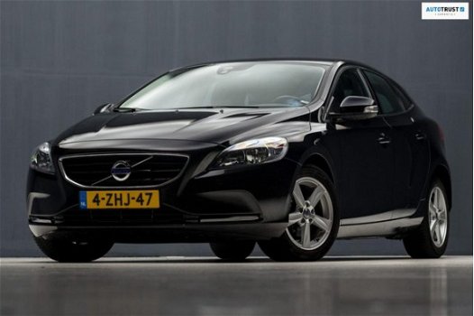 Volvo V40 - 1.6 D2 Kinetic Sport (NAVIGATIE, DIGITAL COCKPIT, SFEERVERLICHTING, SPORTSTOELEN, TELEFO - 1