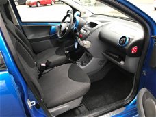 Toyota Aygo - 1.0-12V Dynamic Blue Airco, 5-deurs, Radio/cd, etc