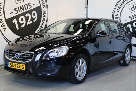 Volvo V60 - 1.6 T3 Kinetic NAVIGATIE CLIMA 16 INCH - 1