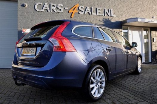 Volvo V60 - D2 Momentum + Ecc + 17 inch Lmv + Navi + Pdc - 1