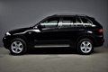 BMW X5 - 3.0Si 272pk X-Drive High Executive Automaat Leer/Navi/T.haak/NLauto/DealerOH/124dkm NAP - 1 - Thumbnail