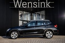 BMW X1 - sDrive20d Chrome Line | 1e Eigenaar | Orig. NL auto | BMW-dealer onderh. | Xenon | Navigat