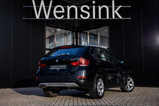 BMW X1 - sDrive20d Chrome Line | 1e Eigenaar | Orig. NL auto | BMW-dealer onderh. | Xenon | Navigat - 1