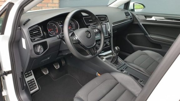 Volkswagen Golf - 1.6 TDI R-line 1e eigenaar - 1