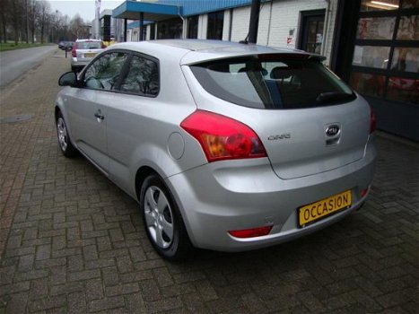 Kia Cee'd - 1600 16V 3 DEURS - 1