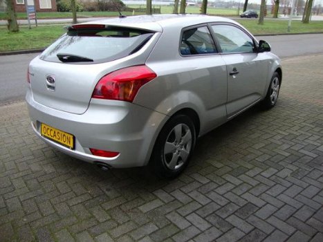 Kia Cee'd - 1600 16V 3 DEURS - 1