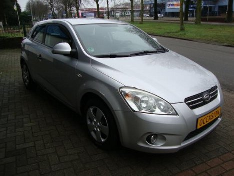 Kia Cee'd - 1600 16V 3 DEURS - 1