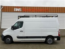 Renault Master - T35 2.3 dCi L2H2 Eco / ingerichte laadruimte / lease € 230 / airco / trekhaak 2500k