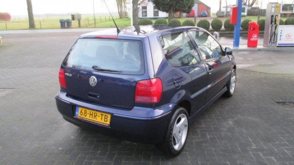 Volkswagen Polo - 1.4-16V Trendline - 1