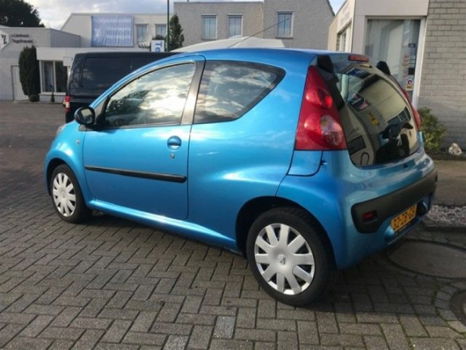 Peugeot 107 - 1.0-12V XS - 1