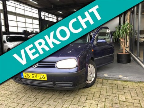 Volkswagen Golf - 1.6 Trendline SR SPORT - 1