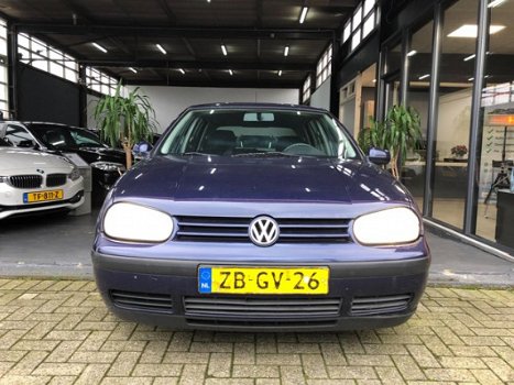 Volkswagen Golf - 1.6 Trendline SR SPORT - 1