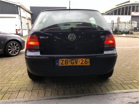 Volkswagen Golf - 1.6 Trendline SR SPORT - 1