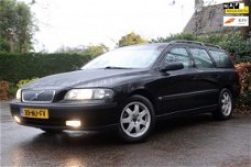 Volvo V70 - 2.4 / Distributie vervangen / Half leder / Airco / Allu velgen