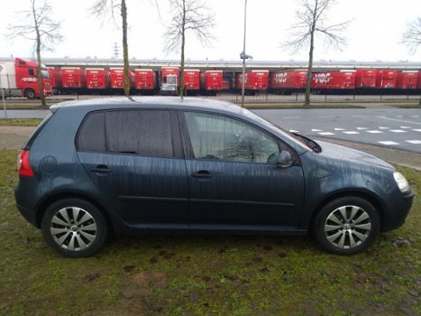 Volkswagen Golf - 1.6 FSI Trendline 5 DRS MET GROOT SCHERM TOP ONDER HOUDEN AUTO ALLE KEURINGEN TOE - 1