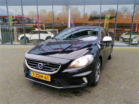 Volvo V40 - 2.0 D4 R-Design Business > Meeneemprijs - 1