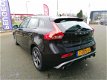 Volvo V40 - 2.0 D4 R-Design Business > Meeneemprijs - 1 - Thumbnail