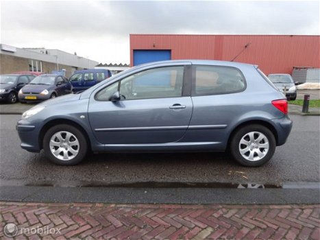 Peugeot 307 - 1.4-16V Premium NETTE AUTO - 1