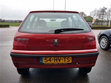 Peugeot 106 - 1.1 XTX APK tot 07-2020 Rijdt en schakelt goed Inruil Koopje - 1