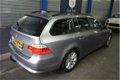 BMW 5-serie Touring - 525i AUTOMAAT/PANORAMADAK/LEER/LMV/CRUISE/NAVI/PDC/ECC AIRCO/APK 03-'20/NAP - 1 - Thumbnail