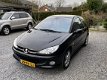 Peugeot 206 - 1.6-16V Griffe | Leer | Autom. Airco | LMV | Zeer nette auto | APK tot 08-10-2020 - 1 - Thumbnail