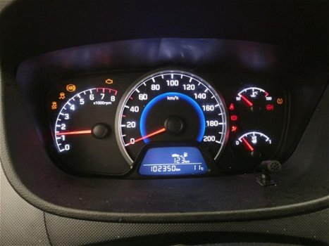 Hyundai i10 - | navigatie | climate control | cruise control | LED-dagrijverlichting - 1