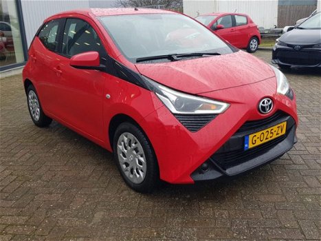 Toyota Aygo - 1.0 VVT-i x-play - 1