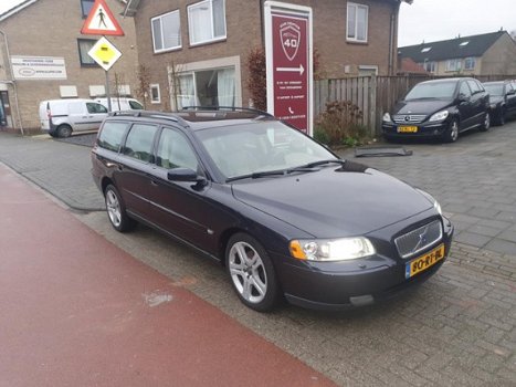 Volvo V70 - 2.4D Edition II - 1