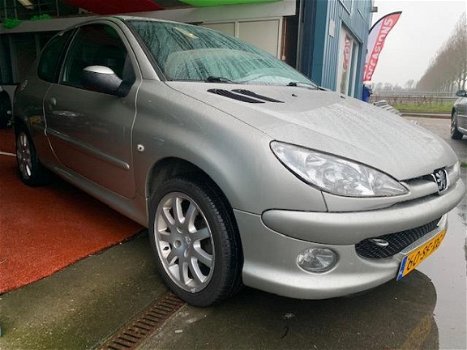 Peugeot 206 - 1.6-16V Air-line 3 AUTOMAAT - 1