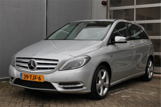 Mercedes-Benz B-klasse - 180 Ambition/Xenon/Navi/Cruise/Pts/Airco/Trekhaak/17 inch - 1