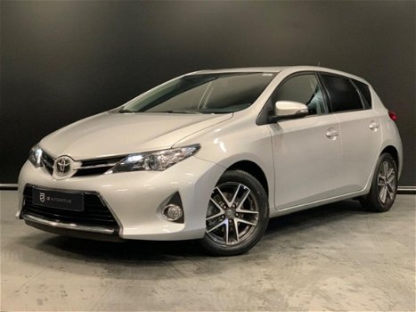 Toyota Auris - 1.3 Trend , Clima, Cam, Bluetooth, Led, Private Glas, Multi stuur - 1