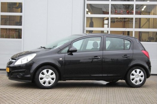 Opel Corsa - 1.2-16V Cosmo | Airco - Dealer onderhouden - Nette auto - 1