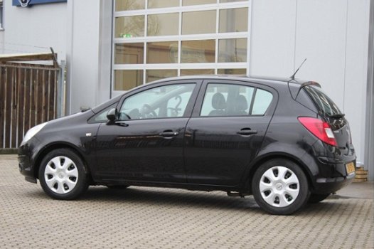 Opel Corsa - 1.2-16V Cosmo | Airco - Dealer onderhouden - Nette auto - 1